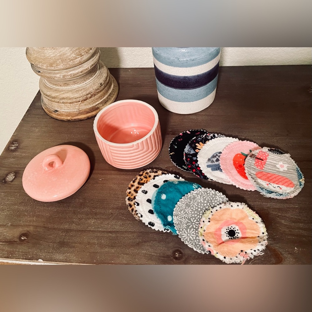 Make Up Wipes - 10 Reusable Face Pads - Beauty - Glam - W/ Pink Ceramic Jar/Lid